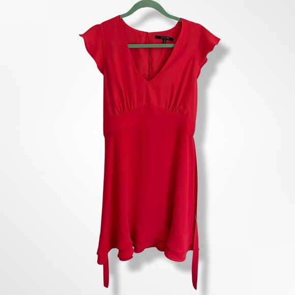 Coral Dress with flutter sleeve and hem. Size M - Picture 2 of 3